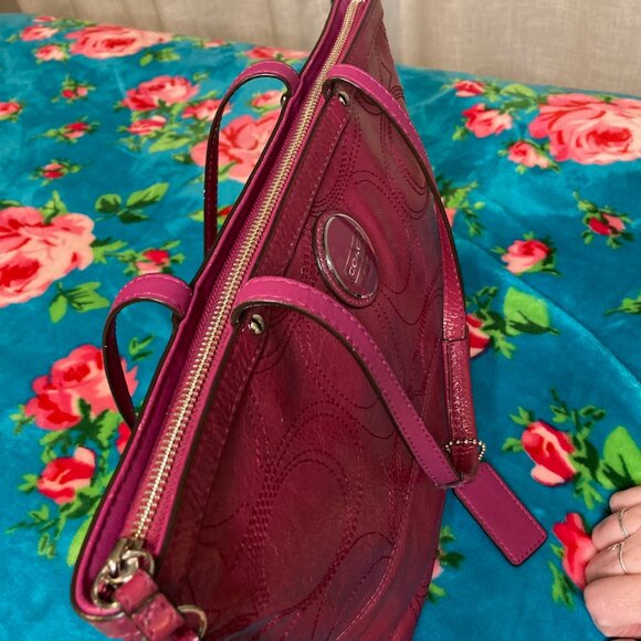 COACH Gallery Tote - Fuchsia Patent Leather - Picture 7 of 13